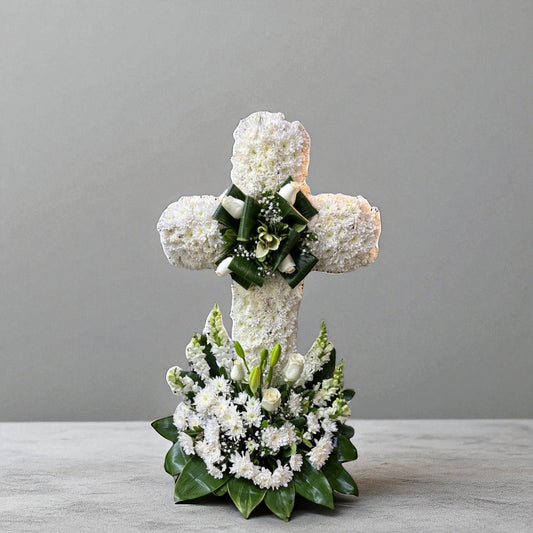 Cruz Fúnebre de Flores Blancas – Envío en CDMX
