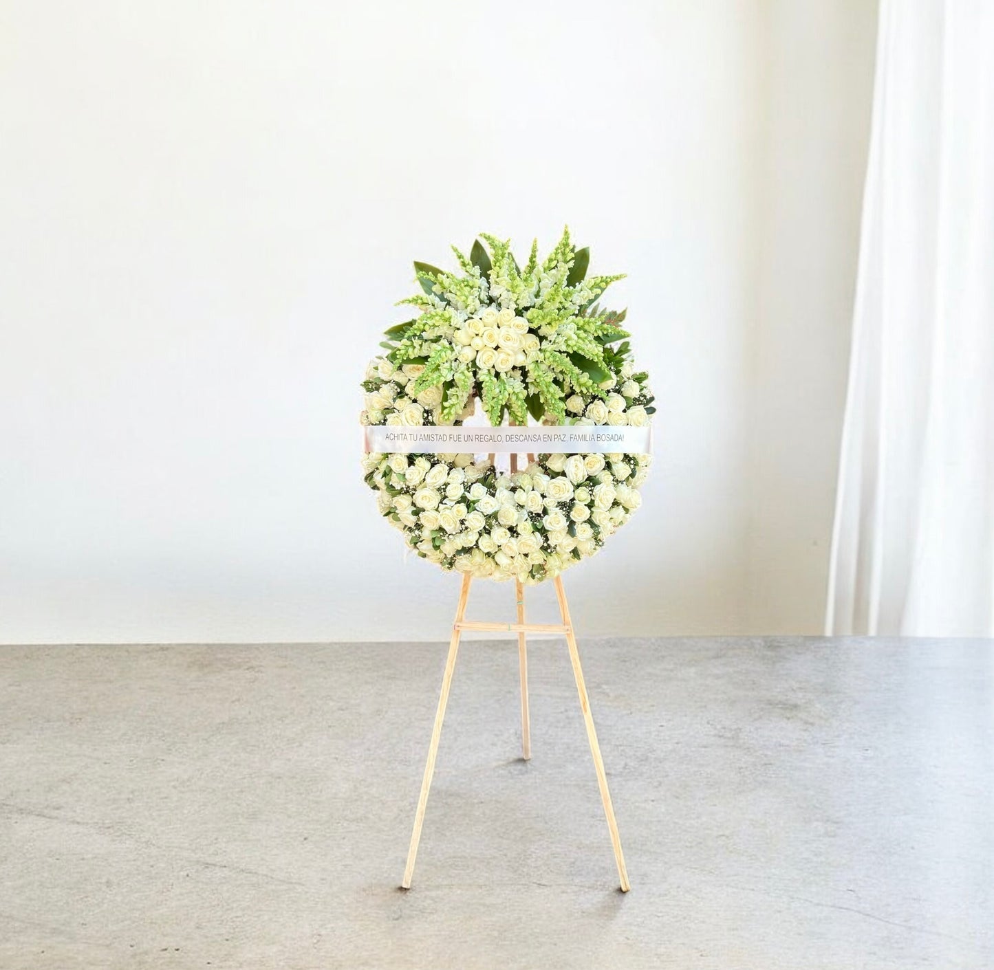 Corona fúnebre de rosas premium